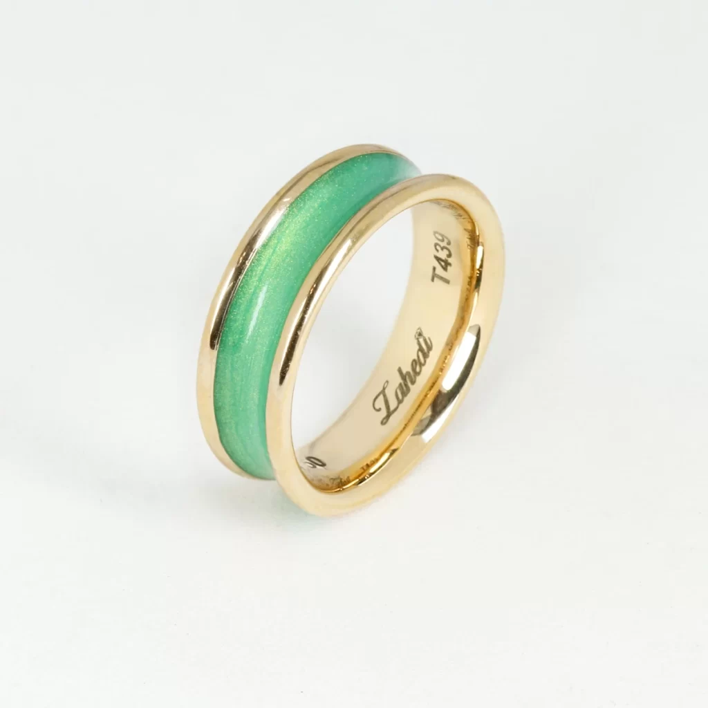 Green enamel gold ring